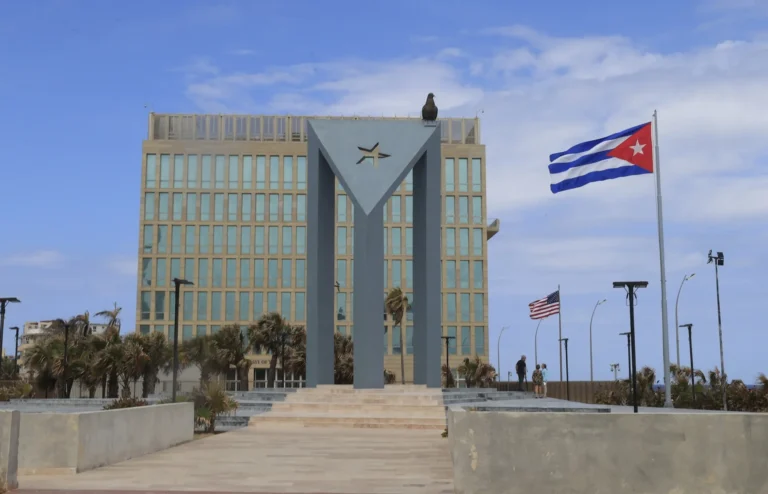 EE.UU. sanciona a nueve entidades y dos funcionarios de Cuba por evasión y represión