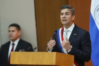 El presidente de Paraguay, Santiago Peña, se declara insatisfecho de los «avances» en sus tres años de Gobierno