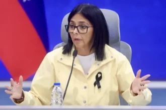 La presidenta encargada de Venezuela, Delcy Rodríguez, se reúne en Caracas con una delegación del Congreso de EE.UU.