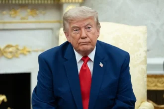 Exdirector del FBI pide desestimar una imputación por una supuesta amenaza a Trump en Instagram