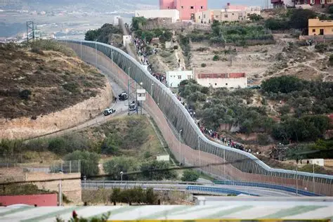 Cerrada frontera entre España y Marruecos en Melilla por intentos de entrada inmigrantes