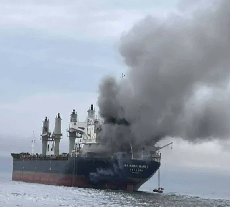 Irán asegura que dos petroleros explotaron anoche en el estrecho de Ormuz