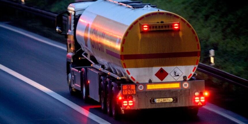 Transportistas no garantizan entregas de productos en Rusia por la falta de gasolina