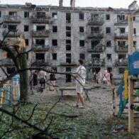 Sube a 17 el número de muertos en el ataque masivo ruso a Kiev