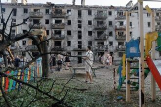 Sube a 17 el número de muertos en el ataque masivo ruso a Kiev