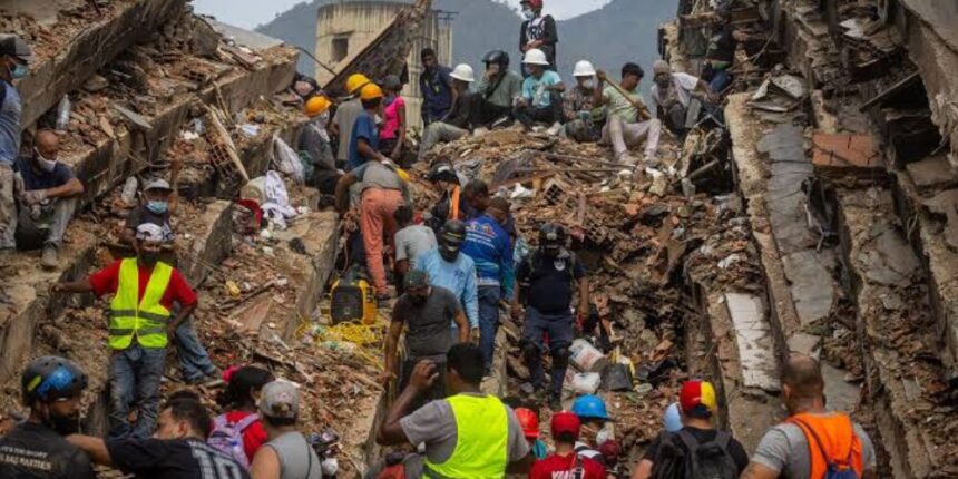 Venezolano rescatado tras ocho días está en observación en una clínica de Caracas