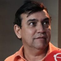 Juancito Rodríguez destaca el reto de reunir un elenco estelar para "Nunca te fíes de una mujer despechada"