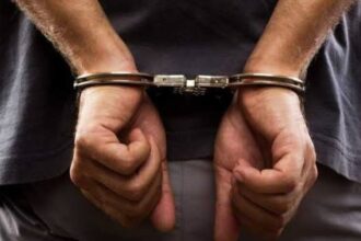PN entrega a la justicia al agente involucrado en la muerte de joven en sector de Herrera