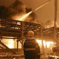 Incendio en una fábrica de calzado del sureste de China deja varios atrapados y víctimas