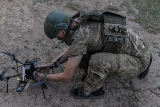 Bruselas sanciona a cinco empresas y una directiva rusas vinculadas a la guerra con drones