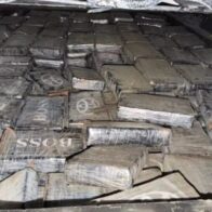 DNCD ocupa 237 paquetes de presunta cocaína y arresta a tres hombres en operativo en Santo Domingo