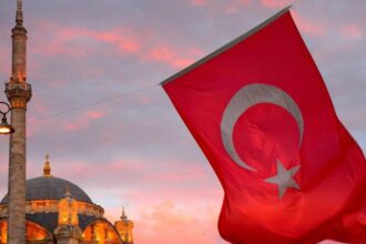 Turquía investiga muerte de un marinero en buque atacado con drones en el mar Negro