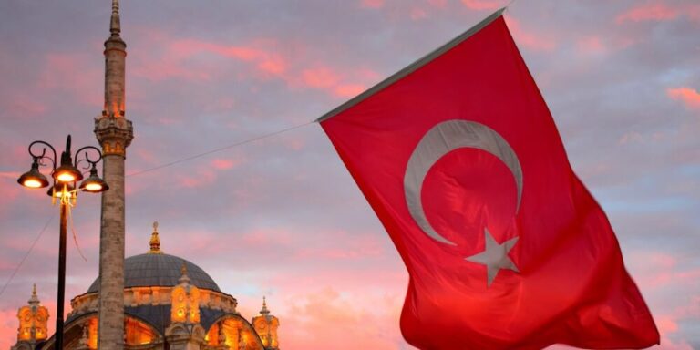 Turquía investiga muerte de un marinero en buque atacado con drones en el mar Negro