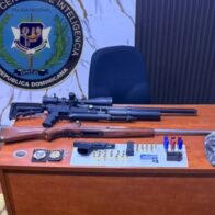 Dintel ocupa pistola Glock, escopeta ilegal y pertrechos militares durante allanamiento en Cotuí