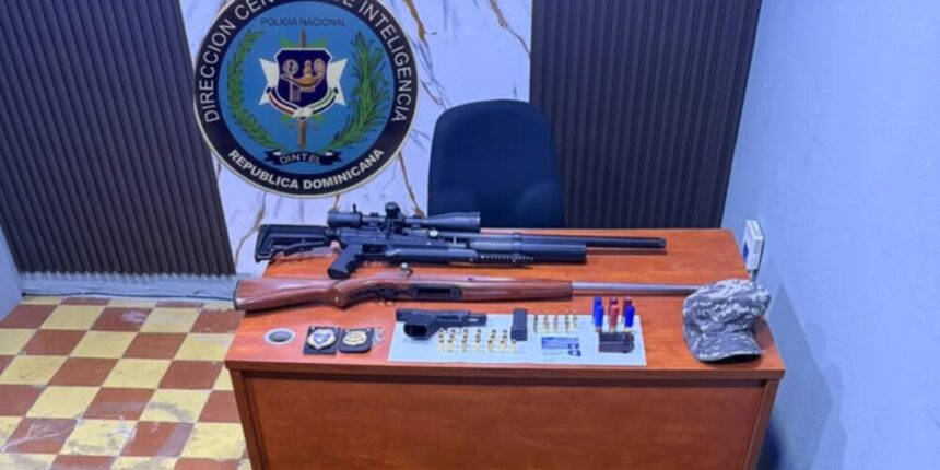 Dintel ocupa pistola Glock, escopeta ilegal y pertrechos militares durante allanamiento en Cotuí