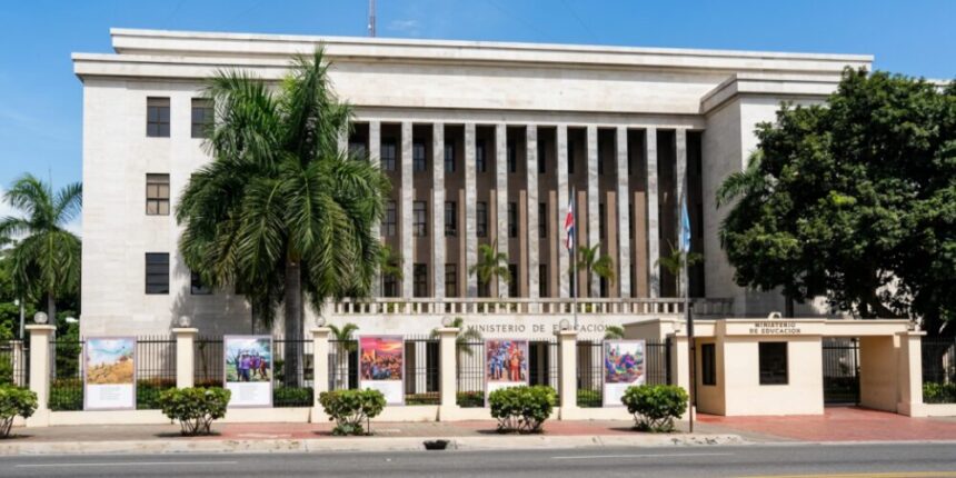 Ministerio de Educación aclara modificación presupuestaria no reduce recursos de la institución