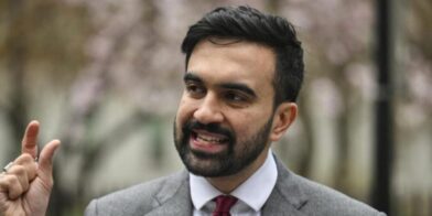 Alcalde de Nueva York confronta a agentes durante operativo migratorio y reaviva el debate sobre deportaciones