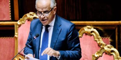 Italia anuncia que suspende el acuerdo de Schengen con España