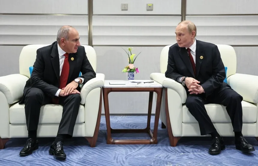 Putin le recuerda al primer ministro de Armenia la necesidad de convocar referéndum sobre el ingreso en la UE