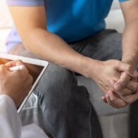 Los hombres tienen más probabilidades de ser diagnosticados con cáncer avanzado