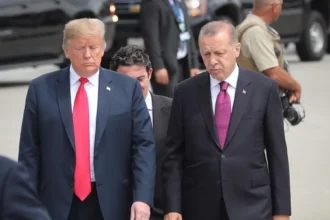 Donald Trump llega a Ankara para la cumbre de líderes de la OTAN