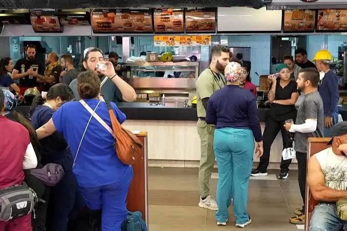 Un McDonald's de La Guaira se convierte en un hospital improvisado tras los terremotos