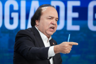 Vinicio Castillo respalda flexibilizar acceso legal a armas y critica altos costos en República Dominicana