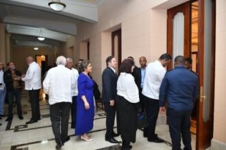 Funcionarios acuden al Palacio Nacional para reunión del Consejo de Gobierno encabezada por Abinader