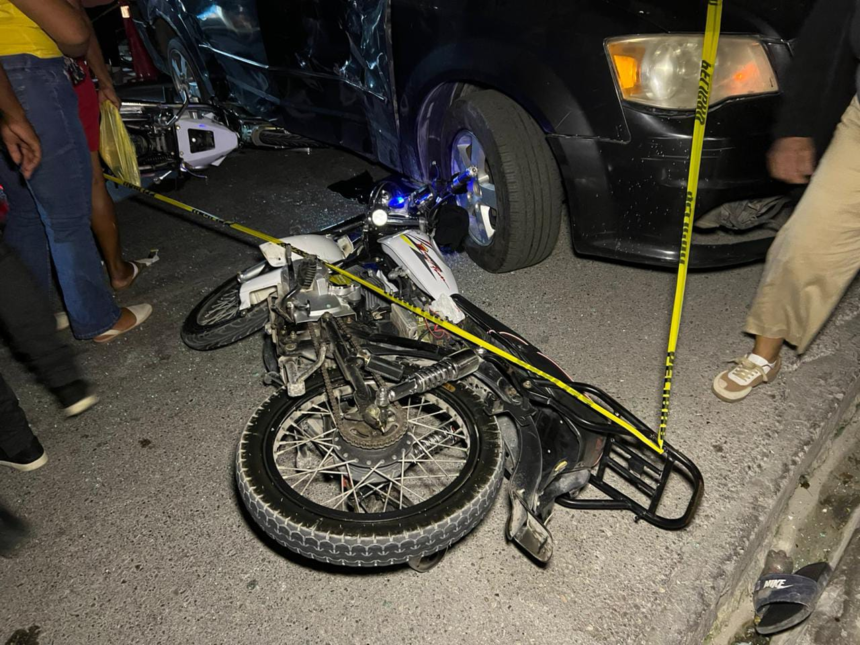 Hombre pierde la vida en accidente entre motocicleta y una yipeta en San Juan