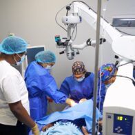 Inabie beneficia a 13 estudiantes con cirugías oculares gratuitas para mejorar su salud visual