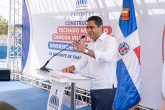 Kelvin Cruz y Eduardo Familia encabezan primer palazo del techado multiuso en Villa Hermosa con inversión de casi RD$32 millones