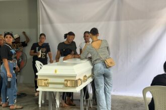 Familiares y allegados lloran la muerte de Darlin Mercado en Herrera