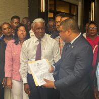 Diputados y comunitarios piden detener instalación de vertedero en La Cuaba