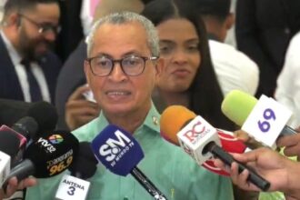 Diputado atribuye a posible consumo de drogas la conducta del agente que mató joven en Herrera
