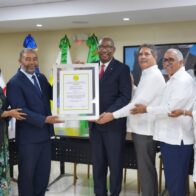 COOEPROUASD reconoce al rector Editrudis Beltrán por fortalecer el cooperativismo universitario