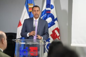 Gómez Mazara llama a universidades liderar transformación digital del país
