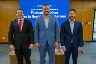 Egresados de BARNA Management School lanzan iniciativa para impulsar el diálogo sobre los principales desafíos nacionales