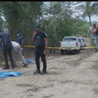 Hallan a mujer brutalmente asesinada con heridas de arma blanca y quemada en La Vega