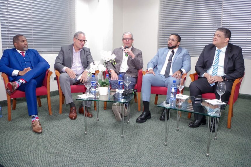 IGLOBAL analiza desafíos y oportunidades de la integración de energías renovables en el sistema eléctrico dominicano