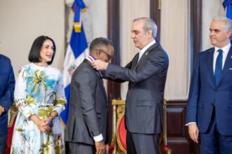 Abinader entrega Medalla al Mérito Magisterial 2026 y reconoce el aporte de docentes al desarrollo del país