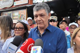 Alcalde Francisco Peña aprovecha recorrido de la Antorcha para anunciar nuevas obras en SDO