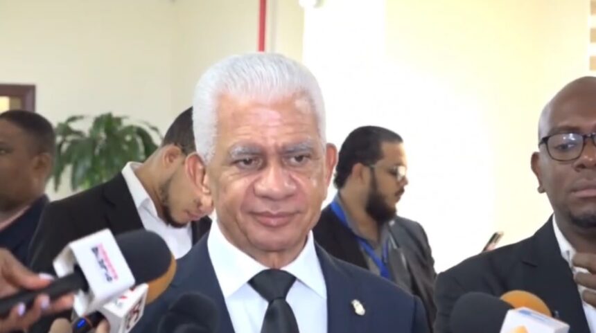 Ricardo de los Santos asegura aprobación de reforma policial no se debe a presiones