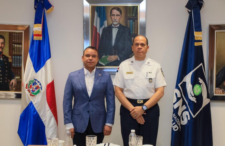 SNS y Policía Nacional fortalecen acciones conjuntas para garantizar la seguridad en los hospitales públicos
