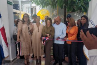 Ministerio de la Mujer inaugura mural en Jarabacoa con participación de la Policía Nacional