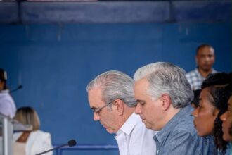 Distrito Educativo 14-04 de Samaná recibe visita del presidente Abinader y del ministro De Camps