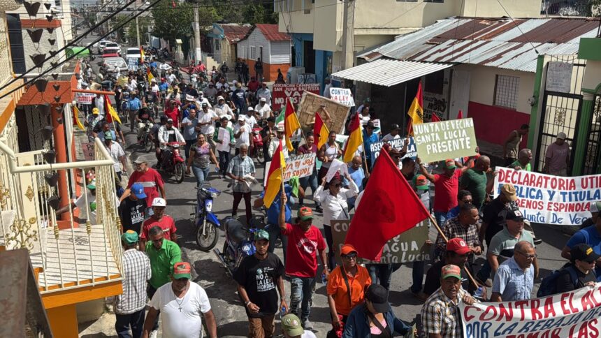 Colectivo Popular marcha contra la “ley mordaza” en San Francisco de Macorís