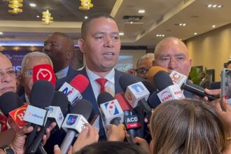 Johnny Aristy llama al consenso para corregir artículos del Código Penal que limiten la libertad de expresión
