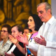 Presidente Luis Abinader asiste misa de acción de gracias en su cumpleaños, junto a familiares y amigos