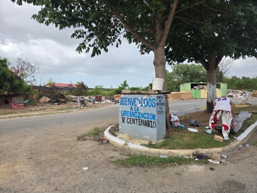 Moradores de Jardines del V Centenario en SDE denuncian abandono de calles, inundaciones e inseguridad