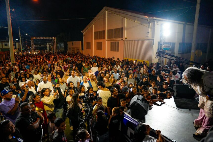 Constanza reúne a miles de personas en concierto cristiano “Adorando Juntos” de Reconocidos